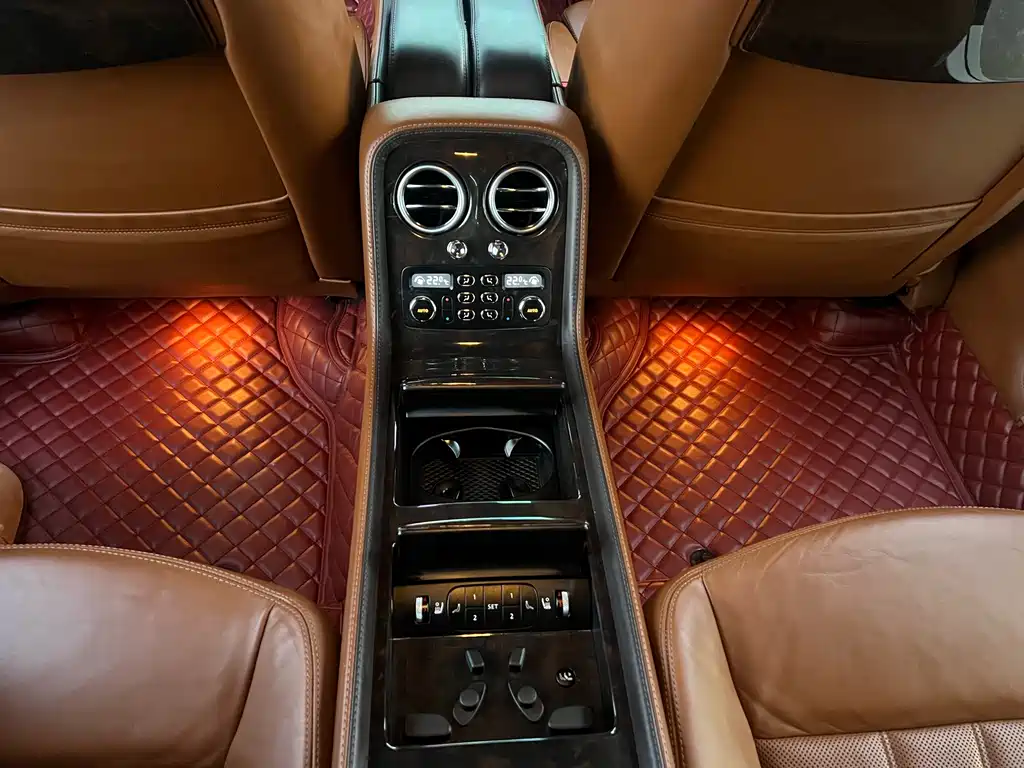 Bentley Flying Spur 2013 — фото 11
