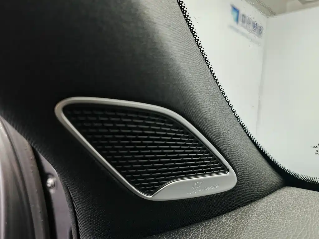 Mercedes-Benz GLB AMG 2025 — фото 18