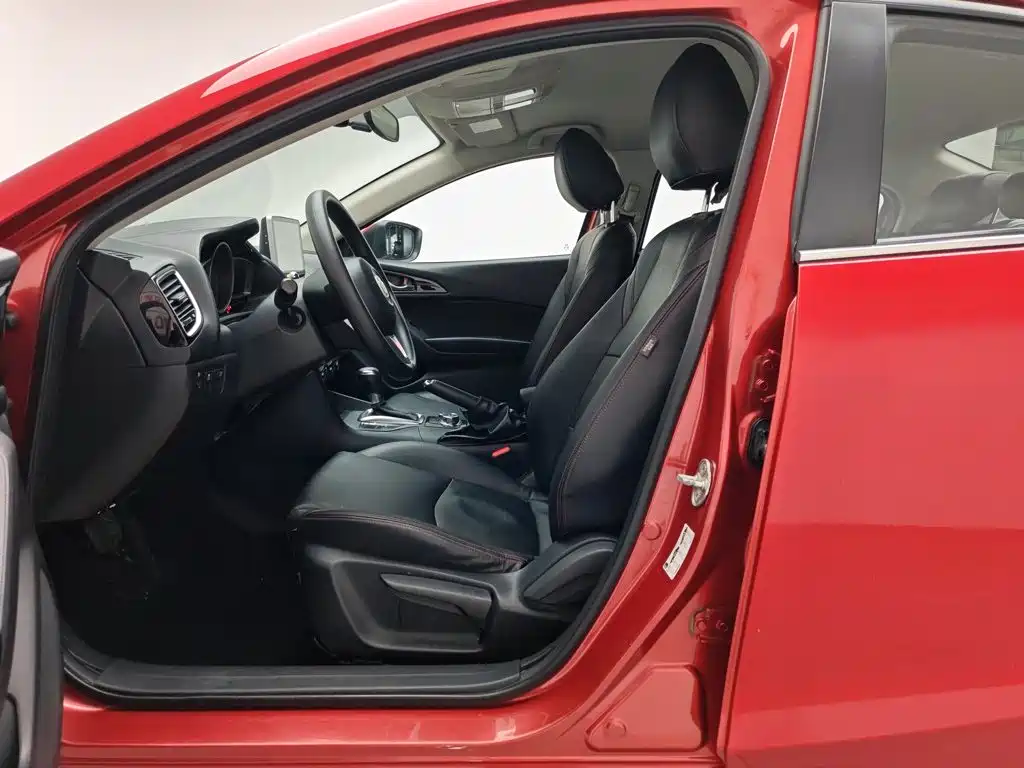 Mazda 3 Axela 2016 — фото 10