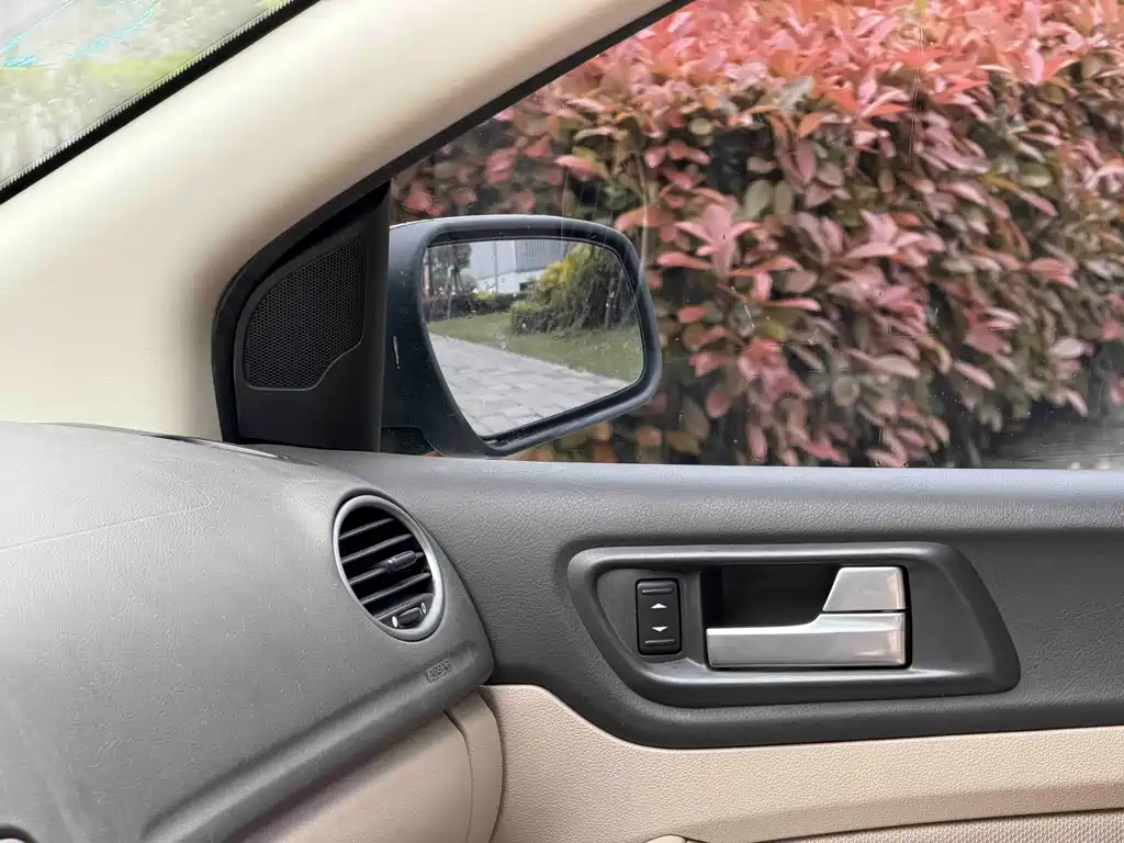 Ford Focus 2014 — фото 15