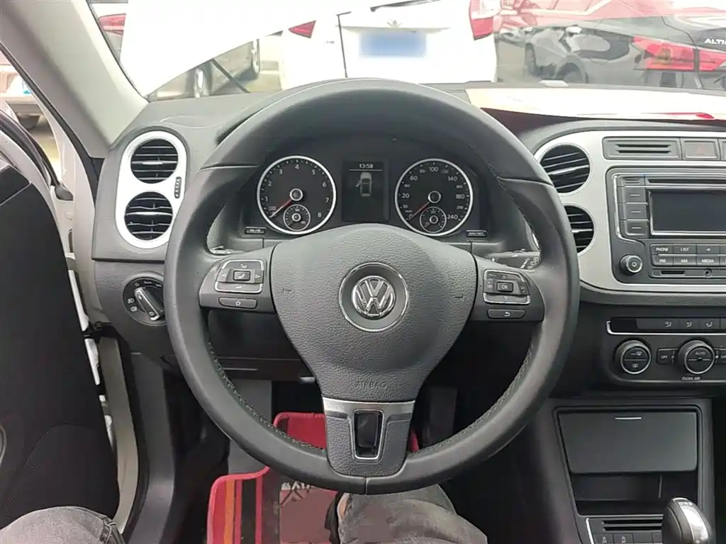 Volkswagen Tiguan 2019 — фото 11