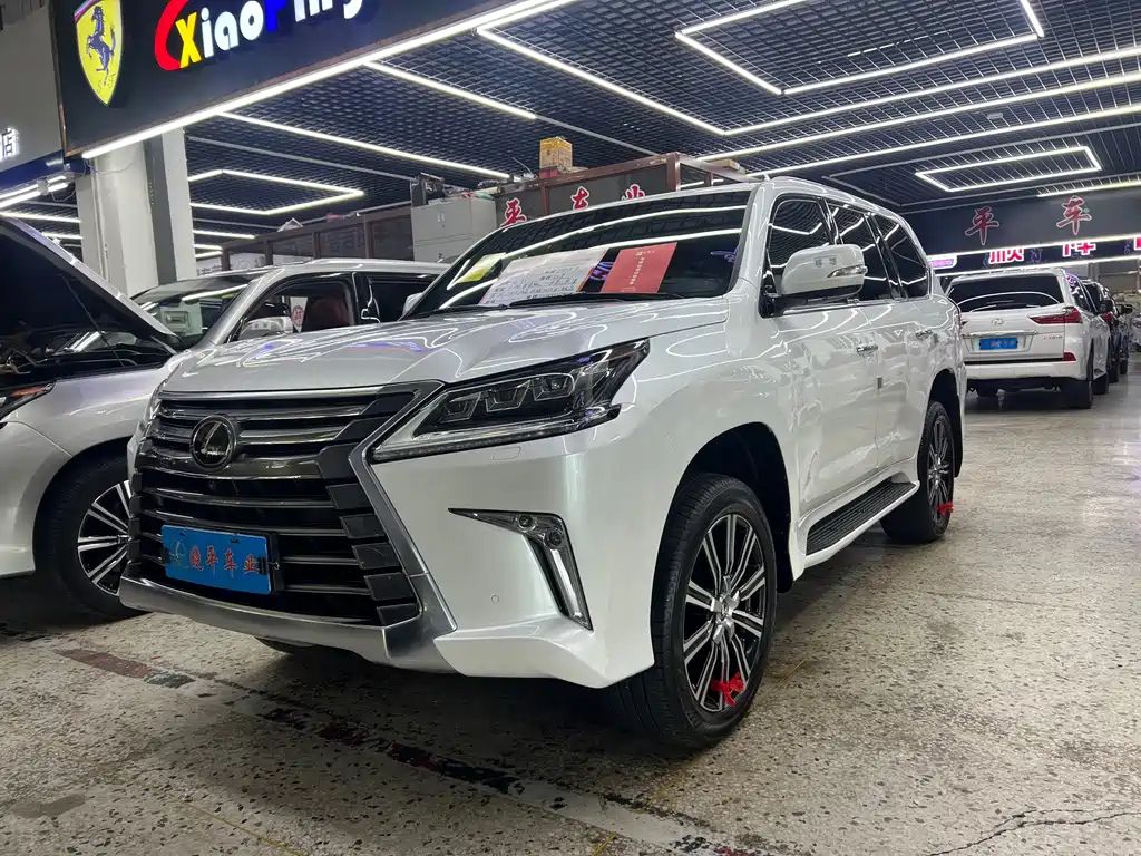 Lexus LX 2020 — фото 1