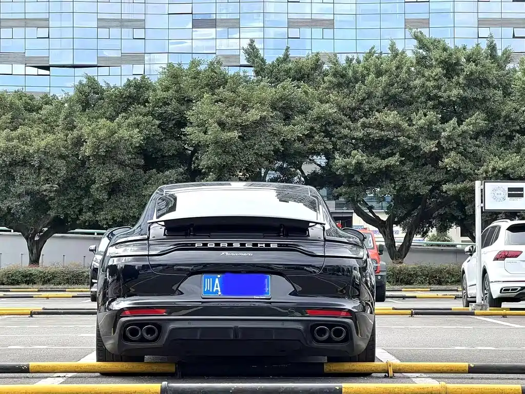 Porsche Panamera 2022 — фото 9