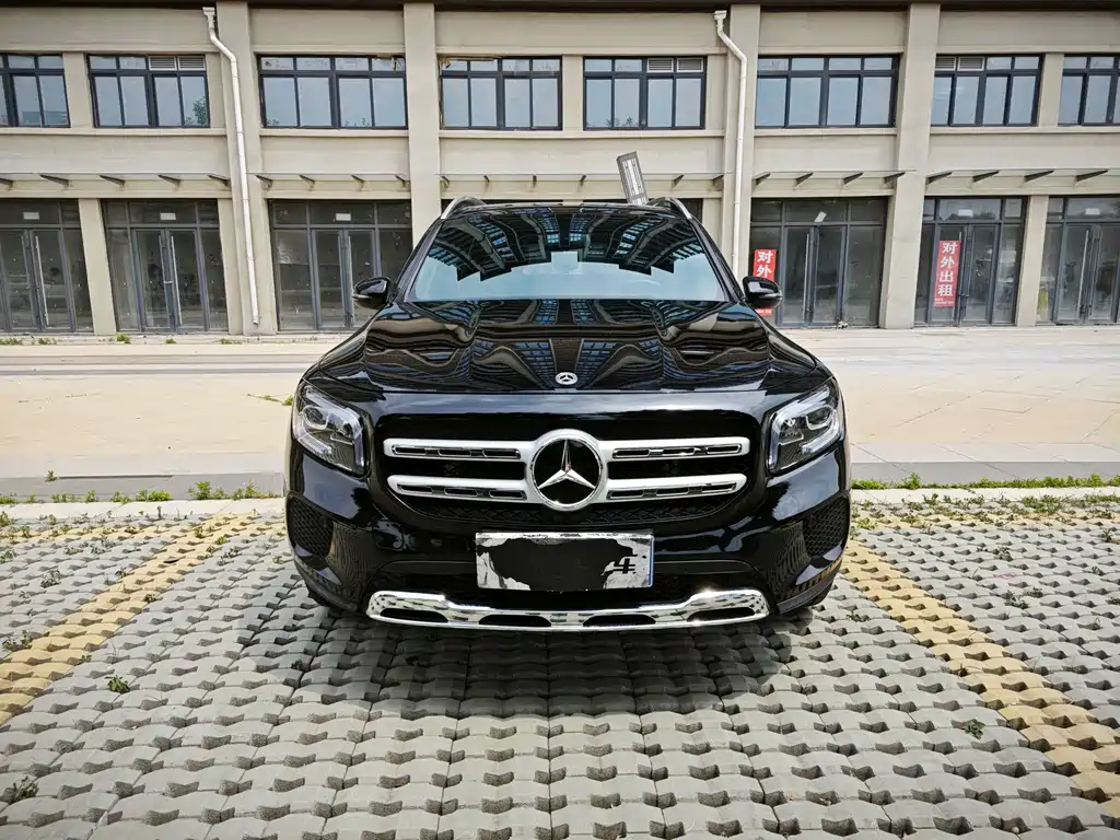 Mercedes-Benz GLB 2023