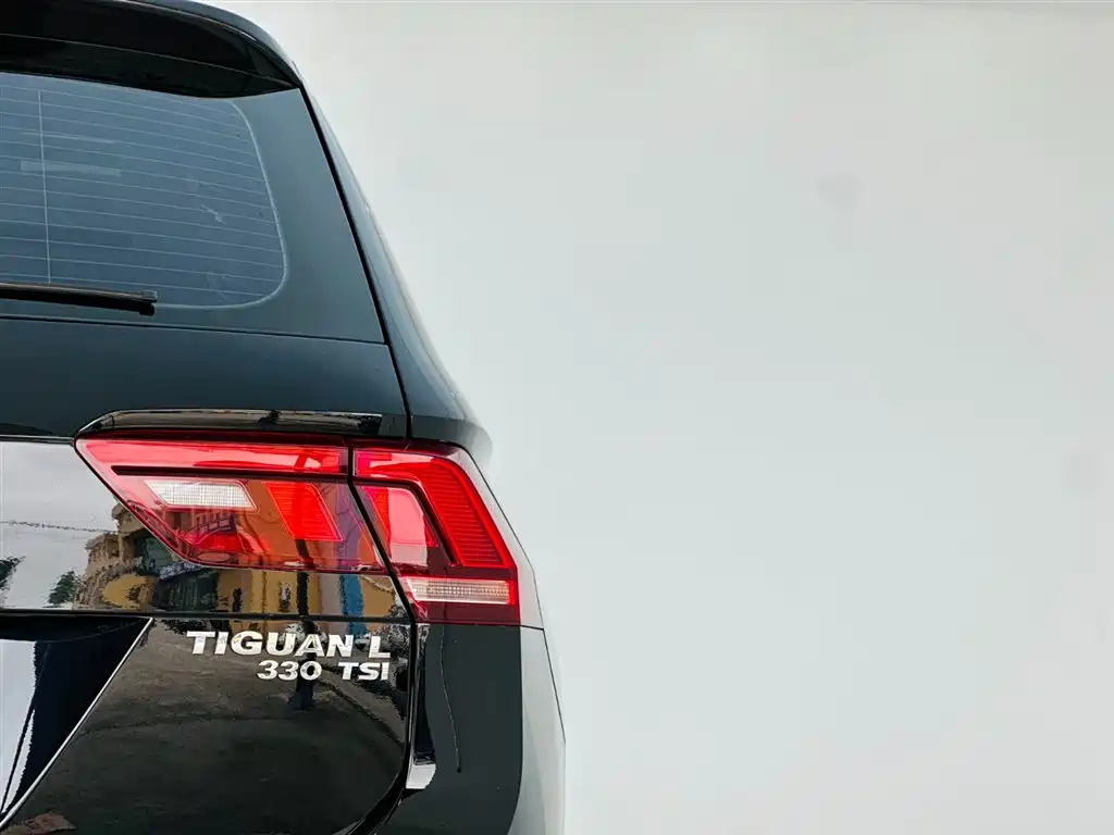 Volkswagen Tiguan L 2018 — фото 11