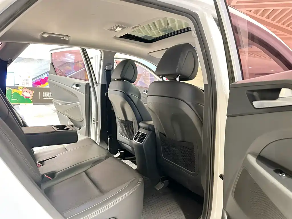 Hyundai Tucson 2018 — фото 13