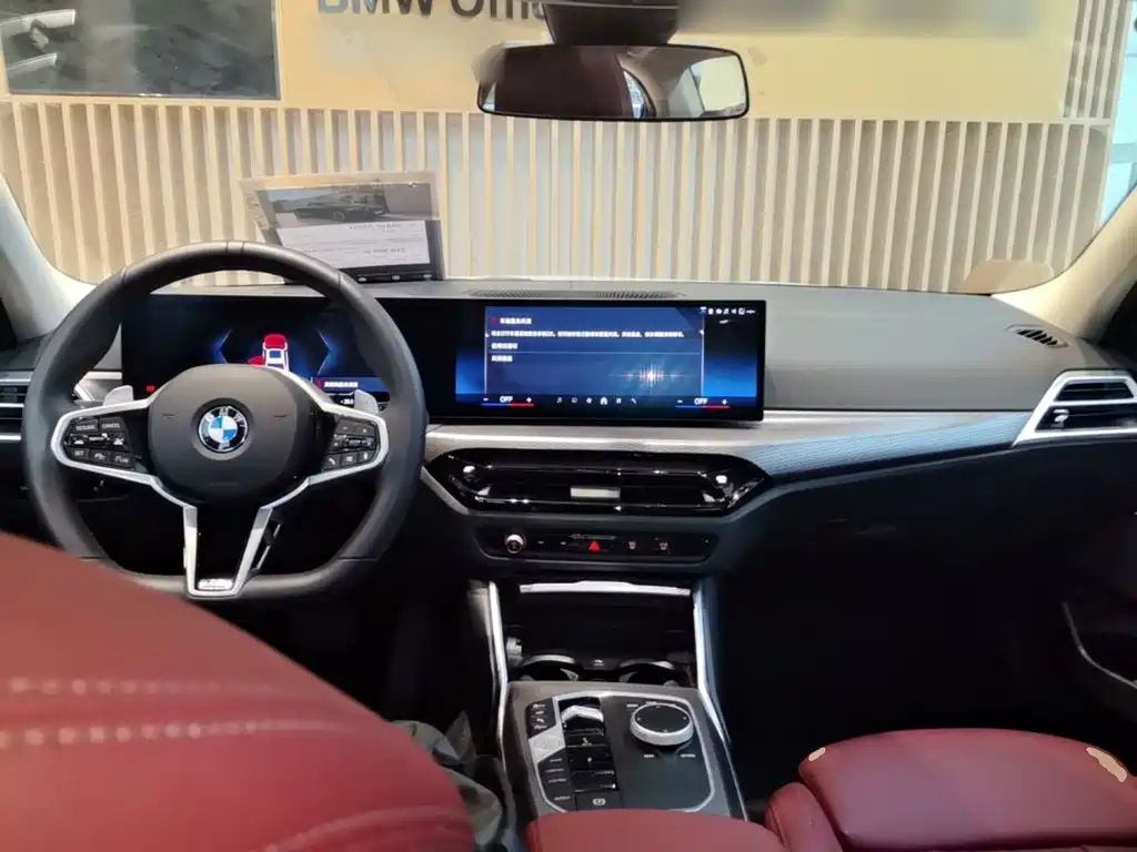 BMW 3 Series 2025 — фото 16
