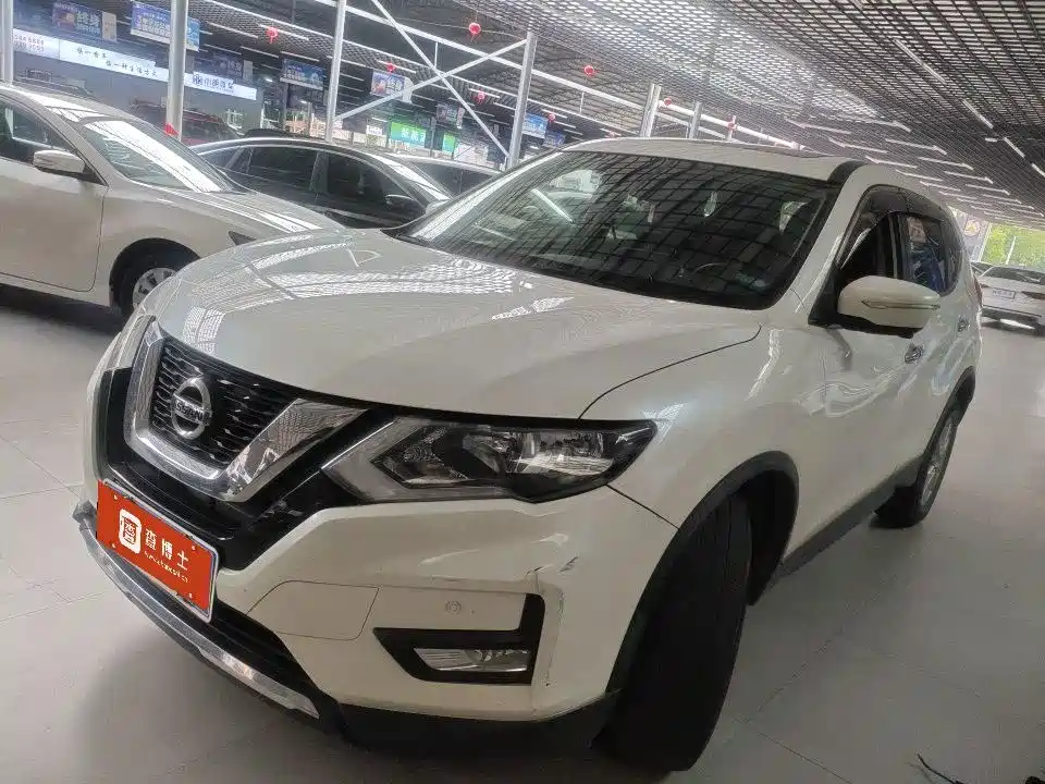Nissan X-Trail 2018 — фото 1