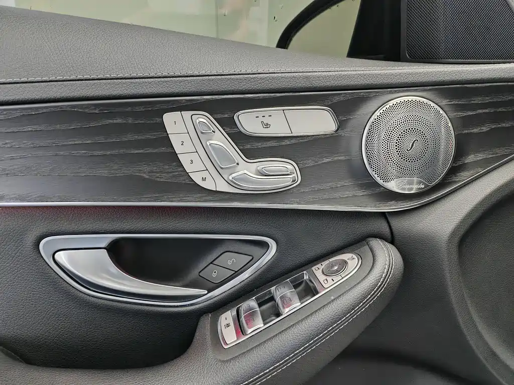 Mercedes-Benz C-Class 2020 — фото 19