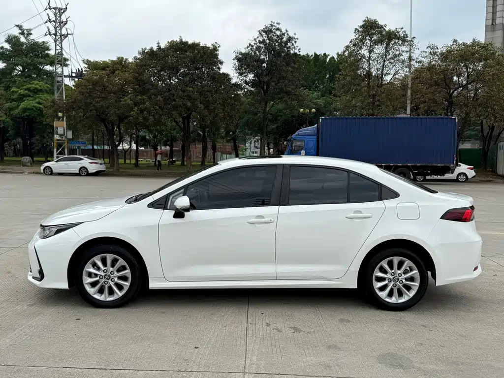 Toyota Corolla 2022 — фото 14