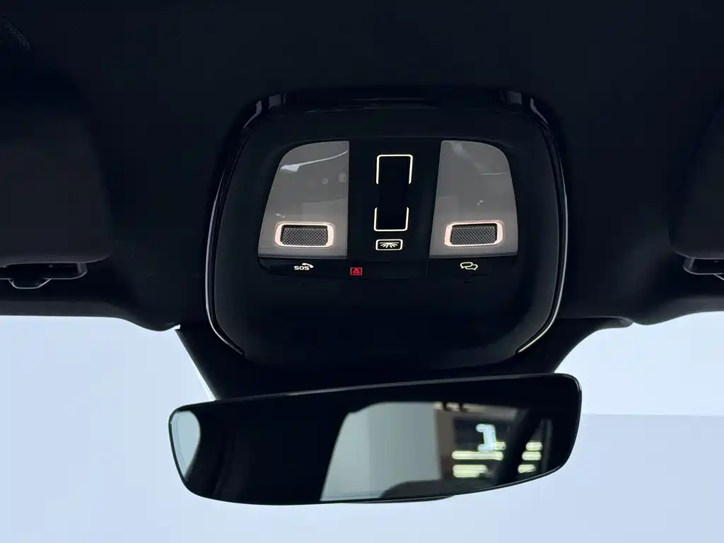 Volvo XC90 Plug-In Hybrid 2025 — фото 27