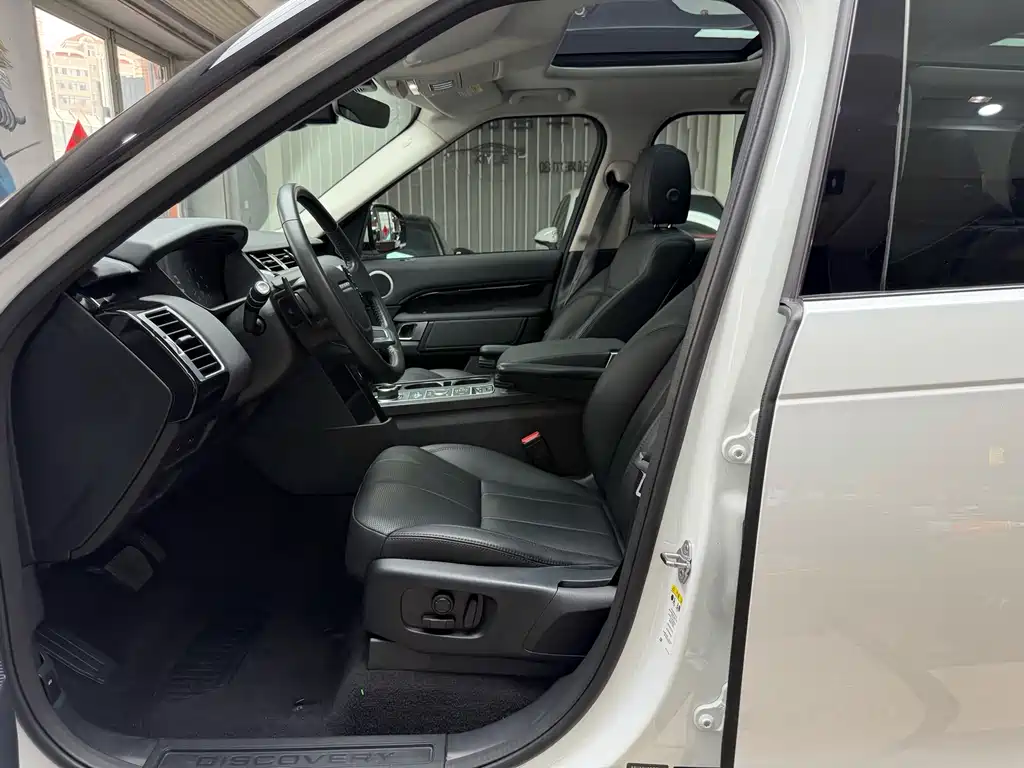 Land Rover Discovery 2020 — фото 14