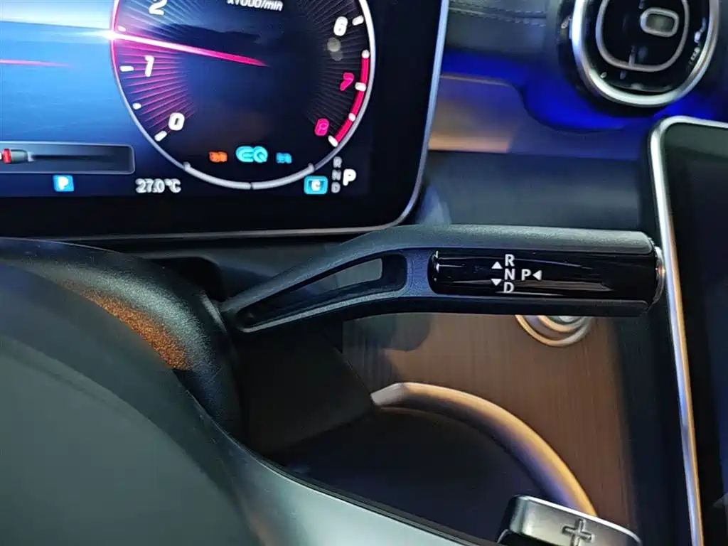 Mercedes-Benz C-Class 2023 — фото 14