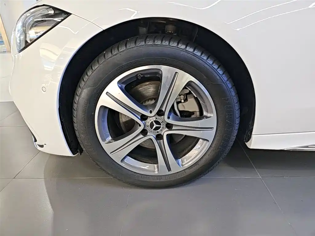 Mercedes-Benz C-Class 2023 — фото 23