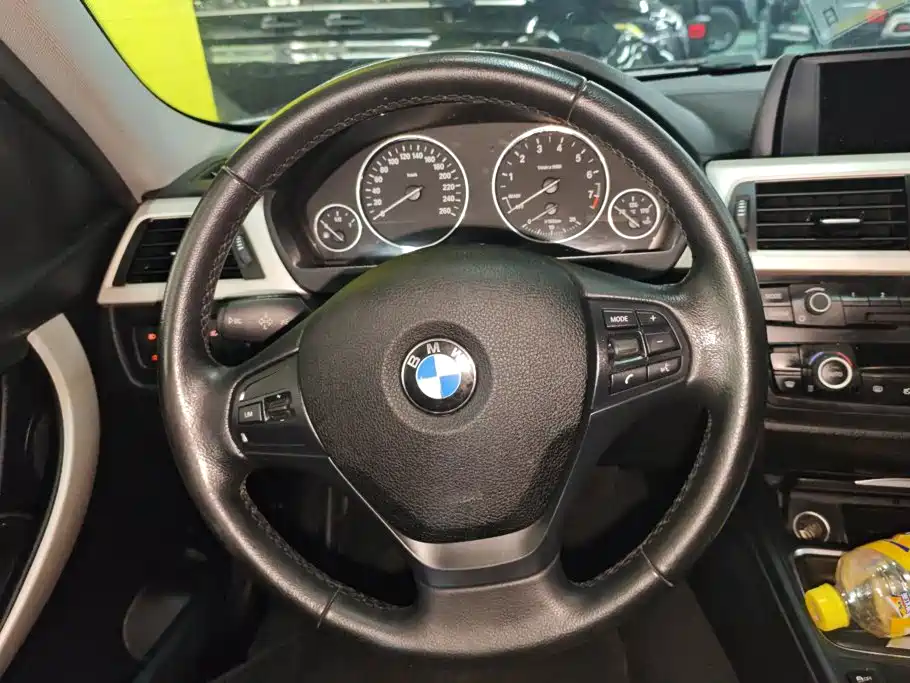 BMW 3 Series 2015 — фото 15