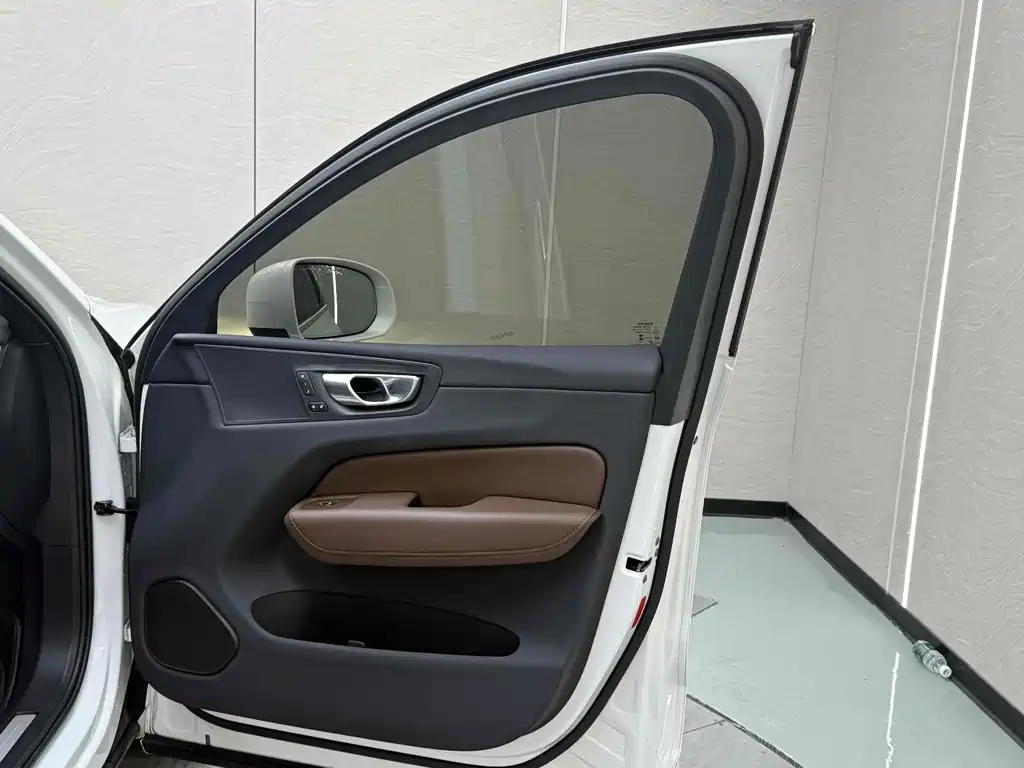 Volvo XC60 PHEV 2024 — фото 23