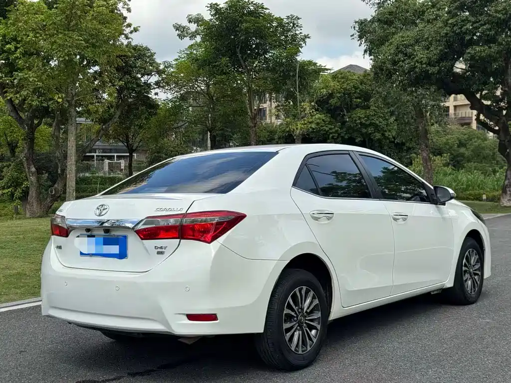Toyota Corolla 2017 — фото 9