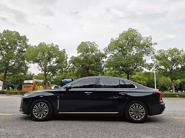 Hongqi H5 2022