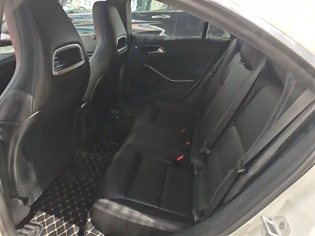 Mercedes-Benz CLA 2018 — фото 17