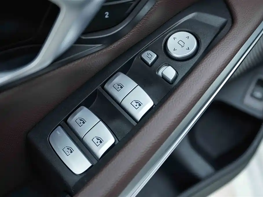 BMW 3 Series 2024 — фото 11