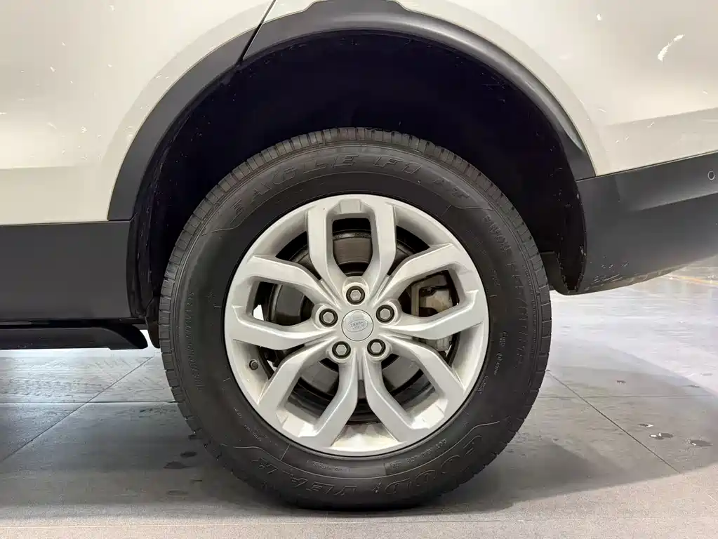 Land Rover Discovery 2019 — фото 19