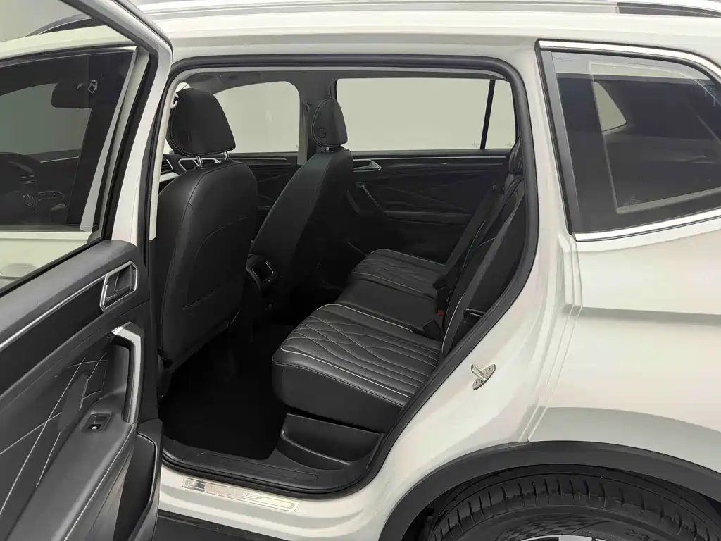 Volkswagen Tiguan L 2022 — фото 14