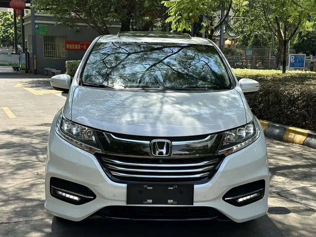 Honda Odyssey 2018 — фото 2