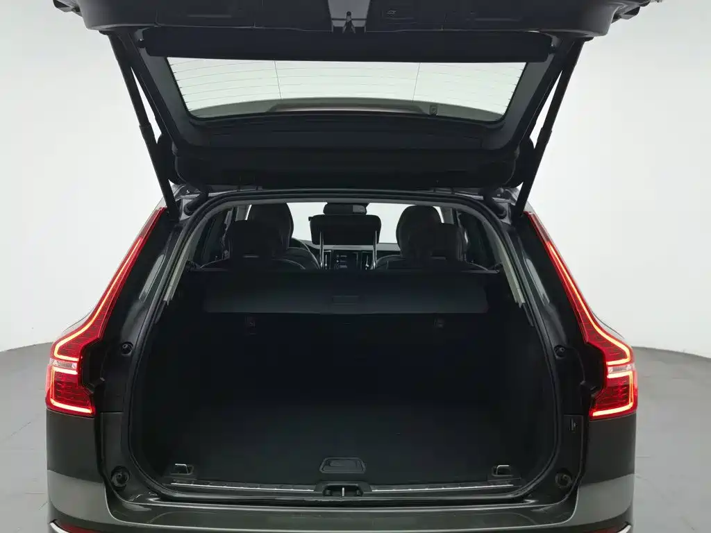 Volvo XC60 2020 — фото 16