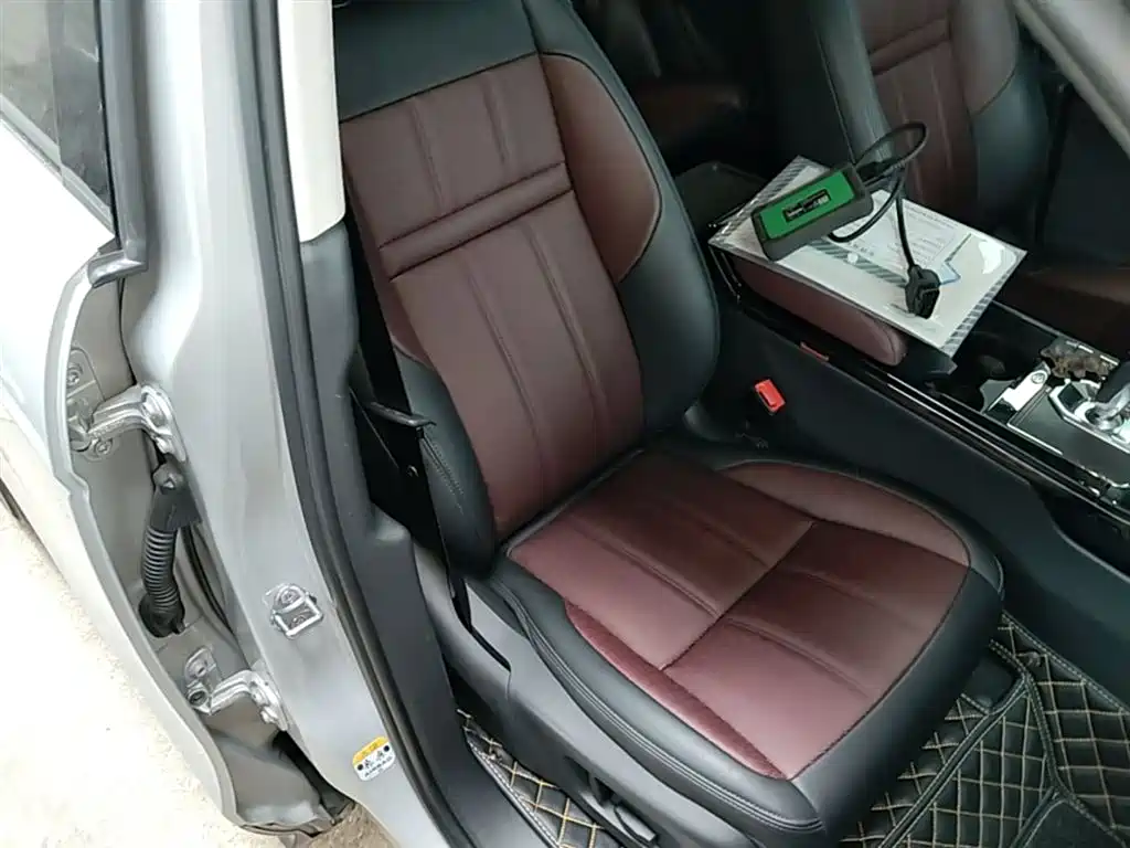 Land Rover Evoque 2021 — фото 25