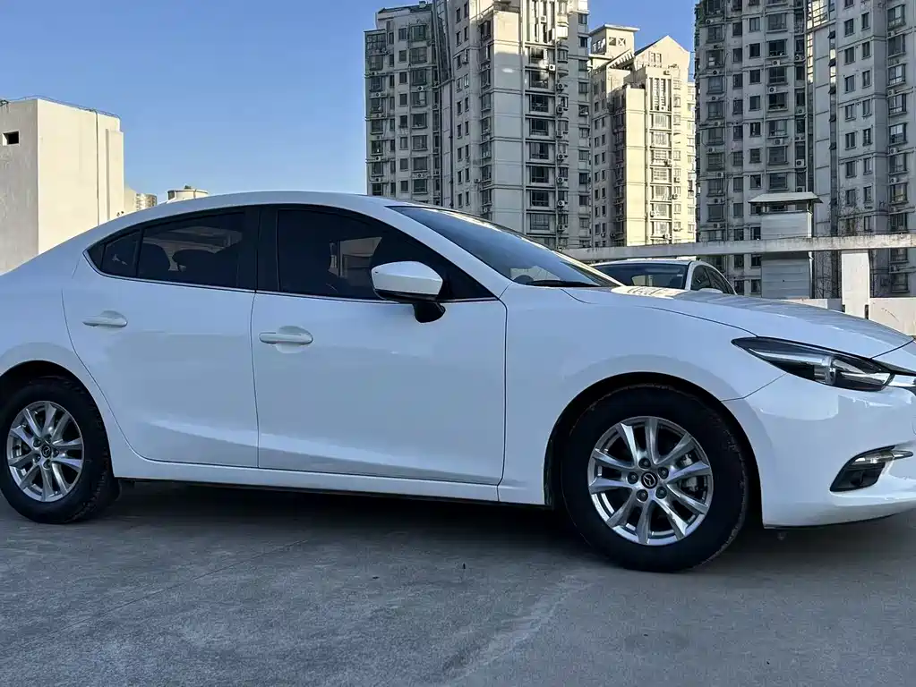 Mazda 3 Axela 2019 — фото 12