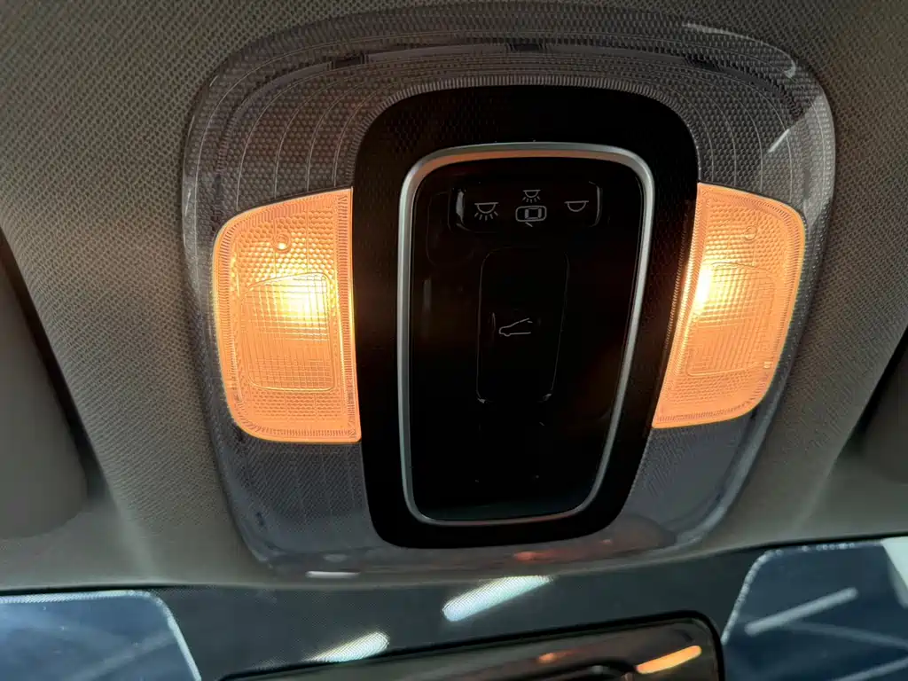 Hyundai Elantra 2023 — фото 14