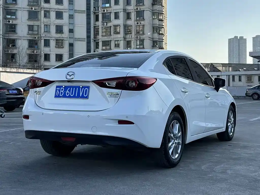 Mazda 3 Axela 2019 — фото 8