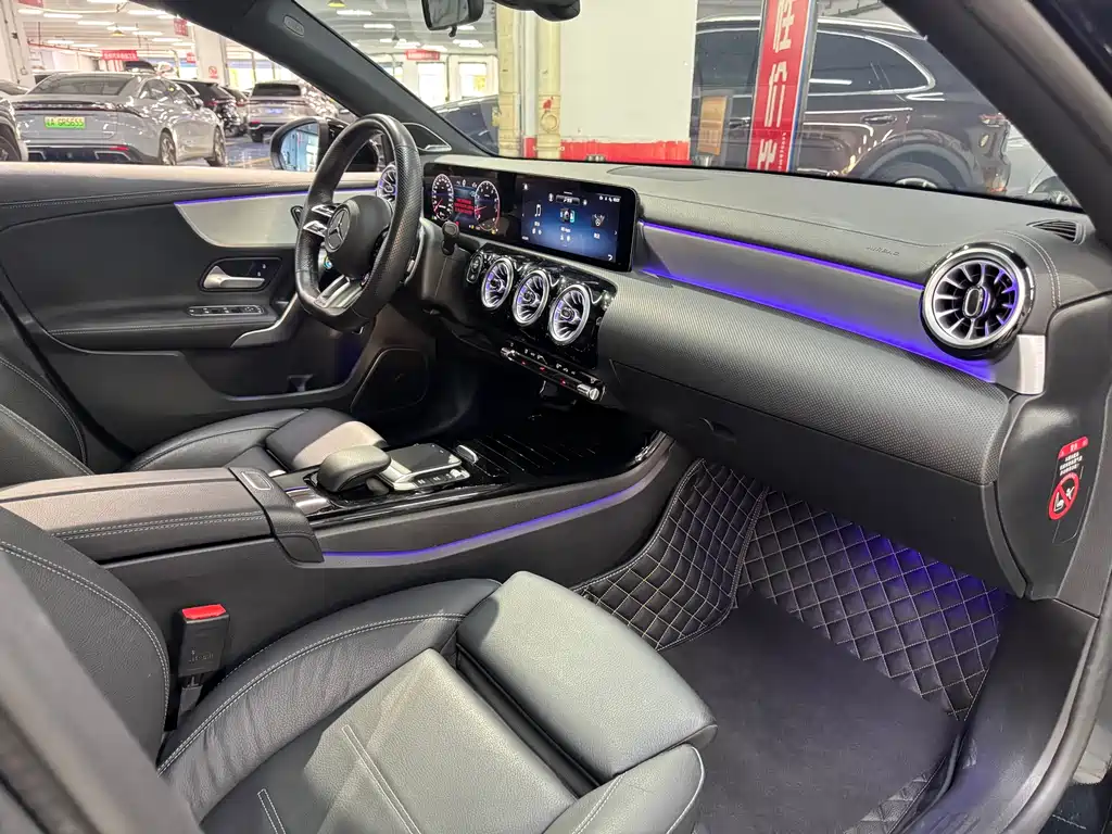 Mercedes-Benz A-Class AMG 2024 — фото 15