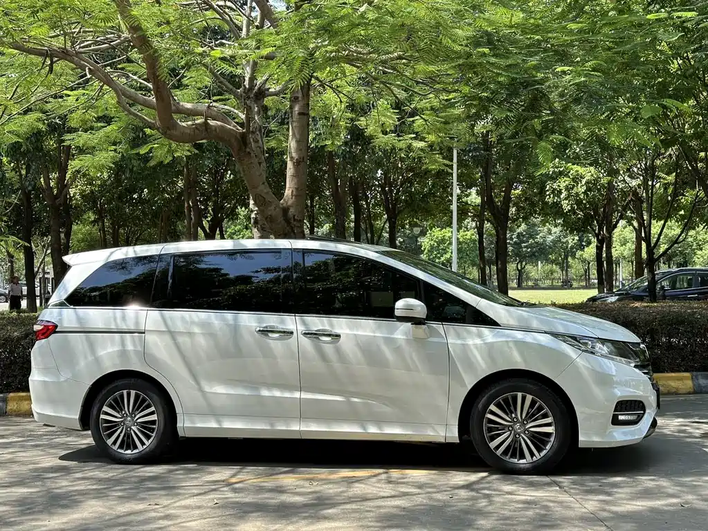 Honda Odyssey 2018 — фото 5