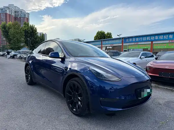 Tesla Model Y 2022