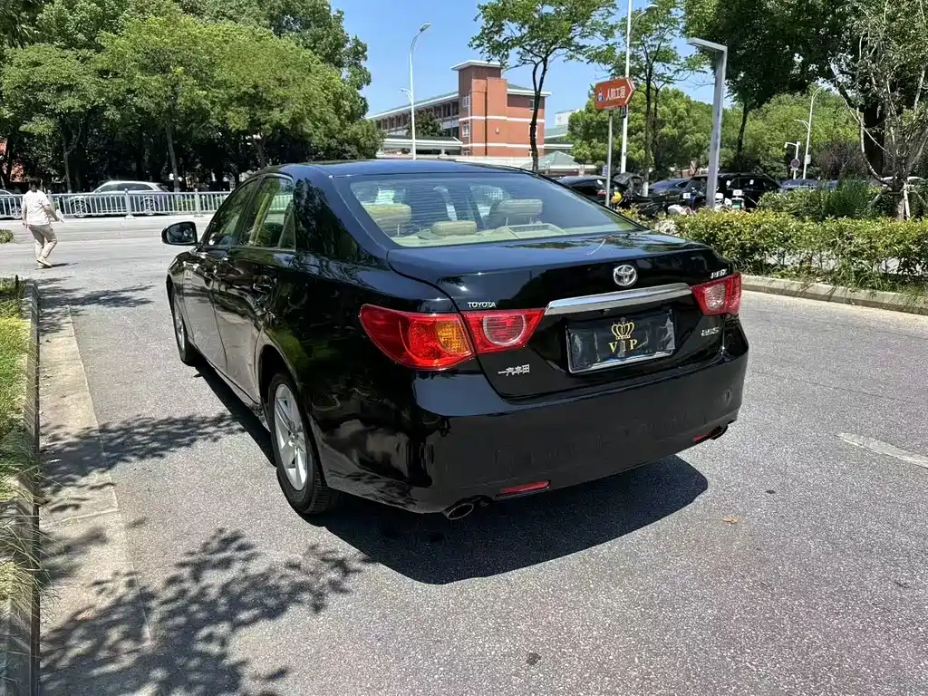 Toyota Reiz 2011