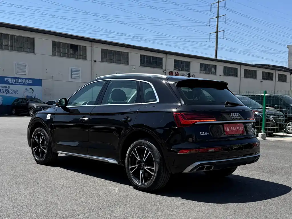 Audi Q5L 2022 — фото 24