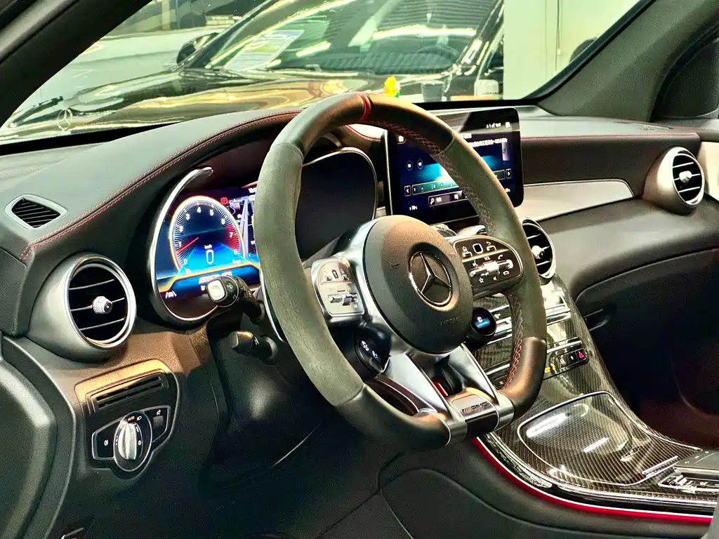 Mercedes-Benz GLC AMG 2023 — фото 6