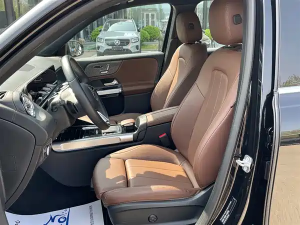 Mercedes-Benz GLB 2024