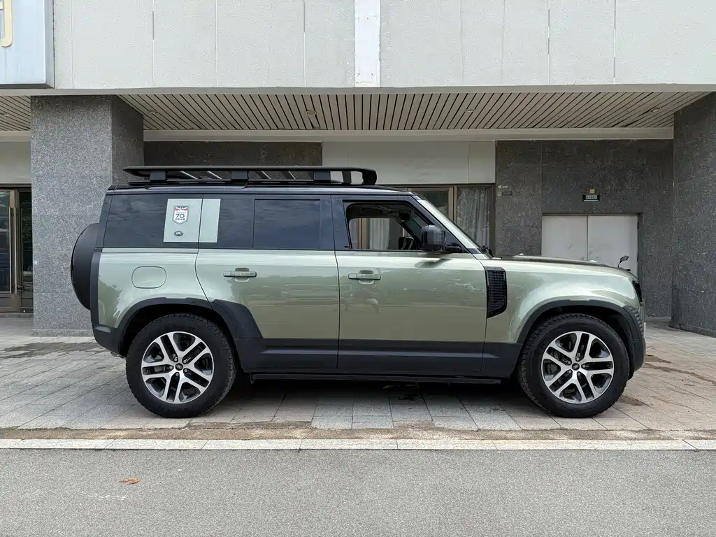 Land Rover Defender 2023 — фото 5