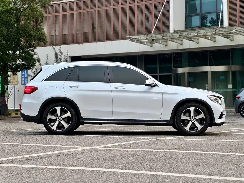 Mercedes-Benz GLC 2018 — фото 8