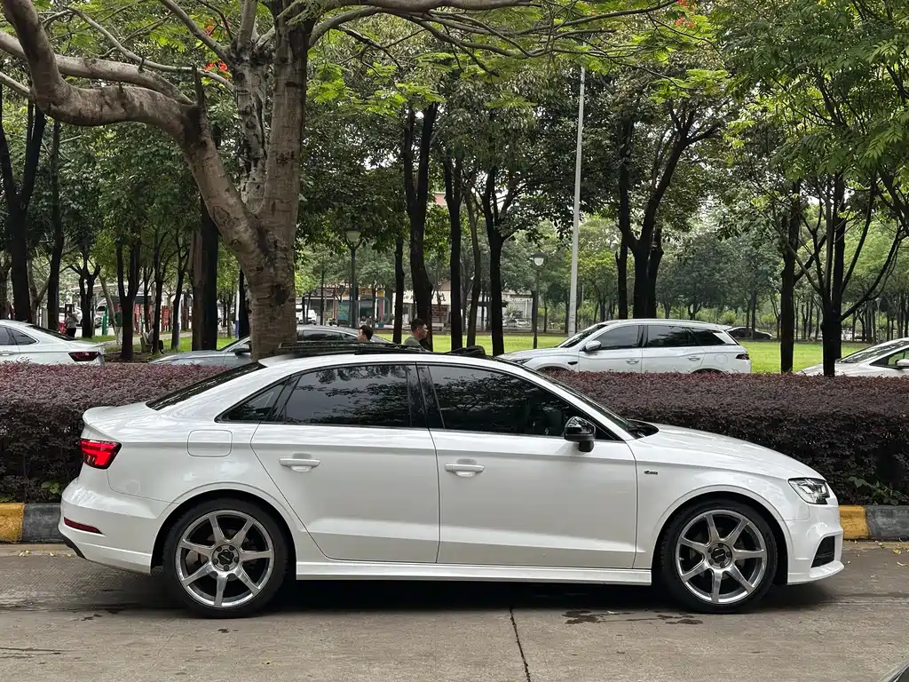 Audi A3 2017 — фото 17