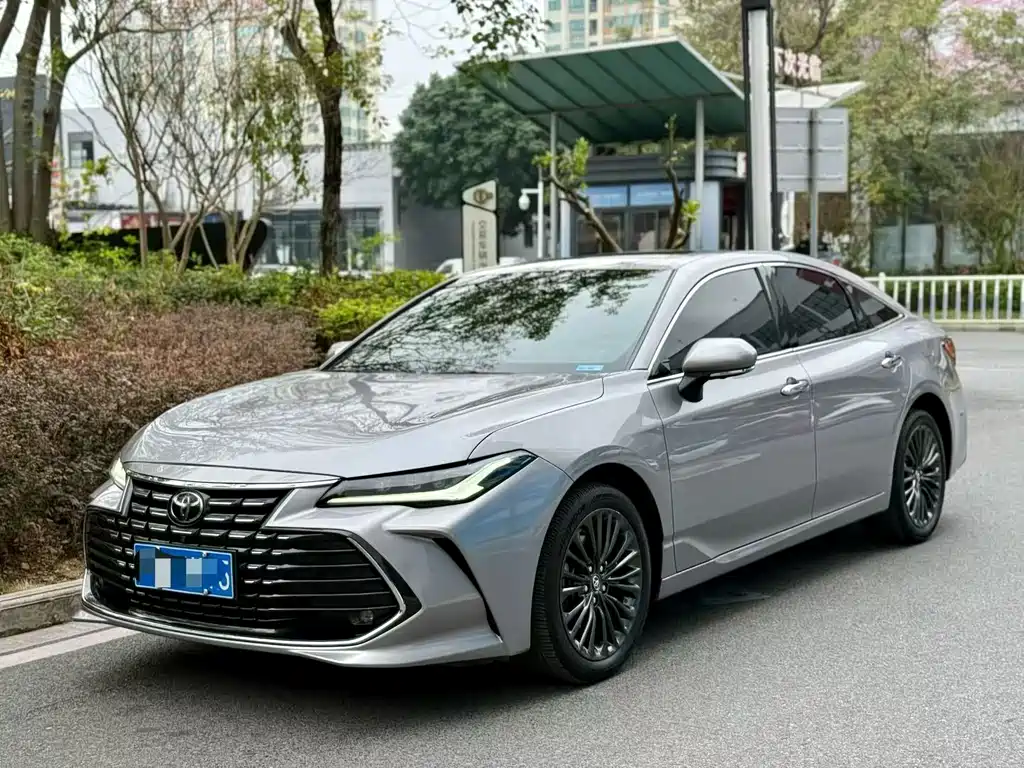 Toyota Avalon 2023 — фото 1