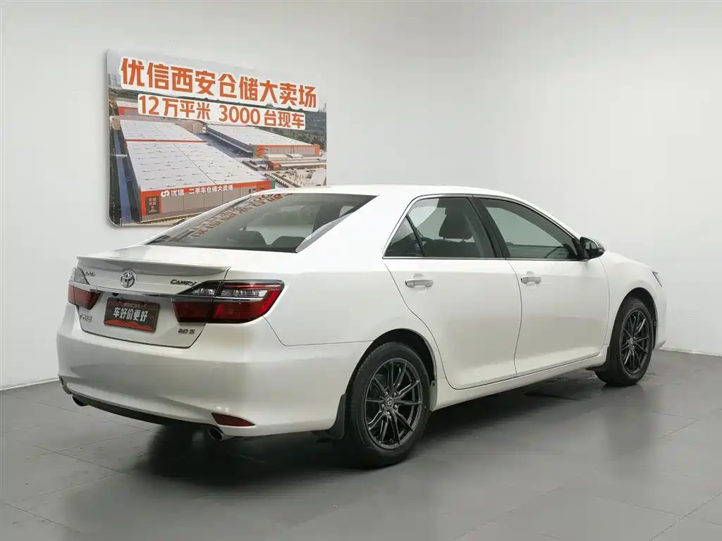 Toyota Camry 2015 — фото 2
