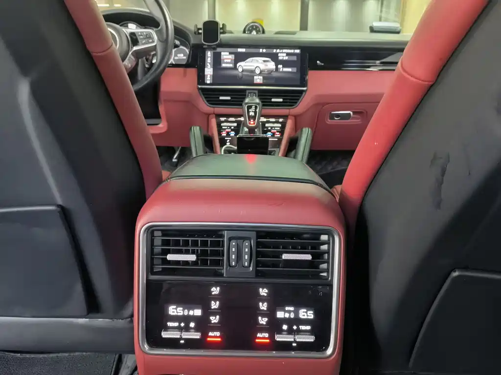 Porsche Cayenne 2020 — фото 16