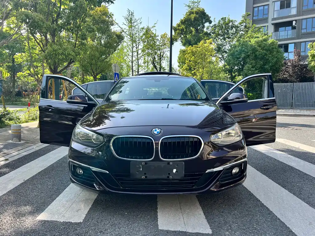BMW 1 Series 2017 — фото 22