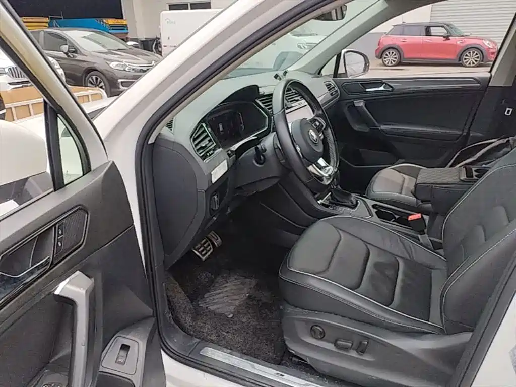Volkswagen Tiguan L 2020 — фото 16