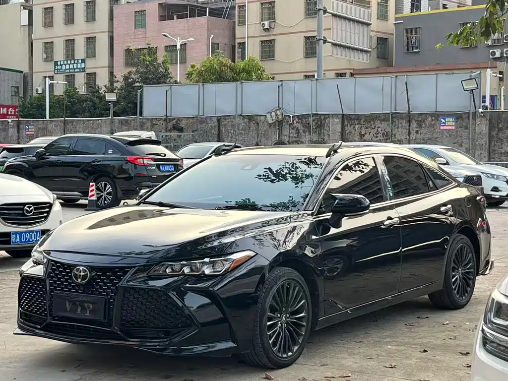 Toyota Avalon 2022 — фото 1