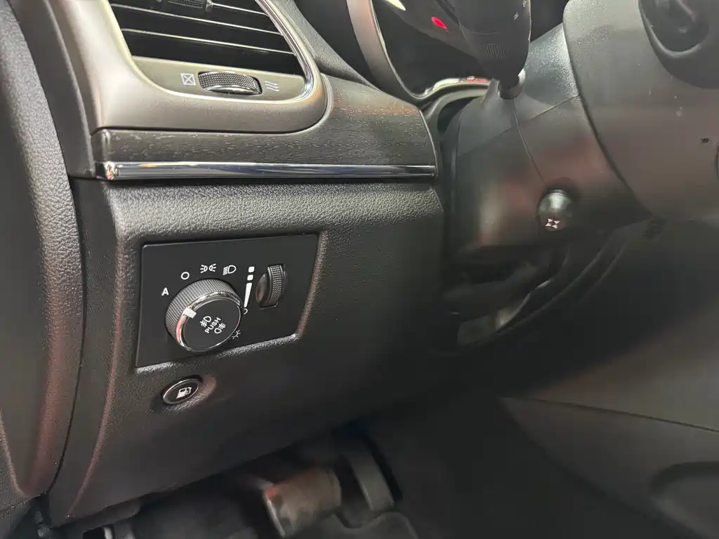 Jeep Grand Cherokee 2019 — фото 14