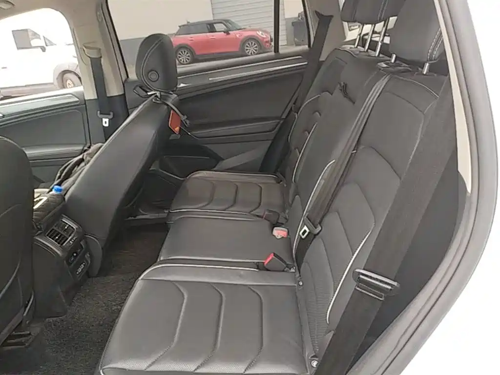 Volkswagen Tiguan L 2020 — фото 17